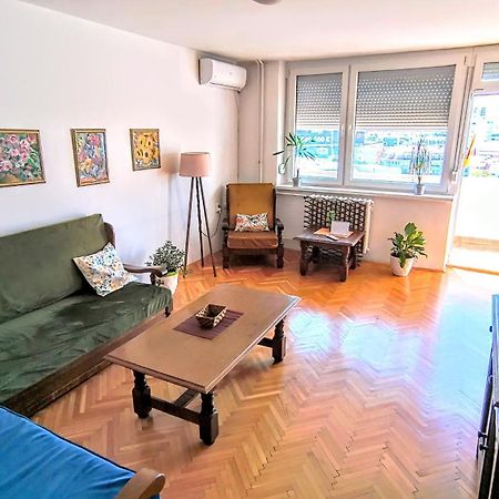 Apartment Maya'S Place Skopje Exteriör bild